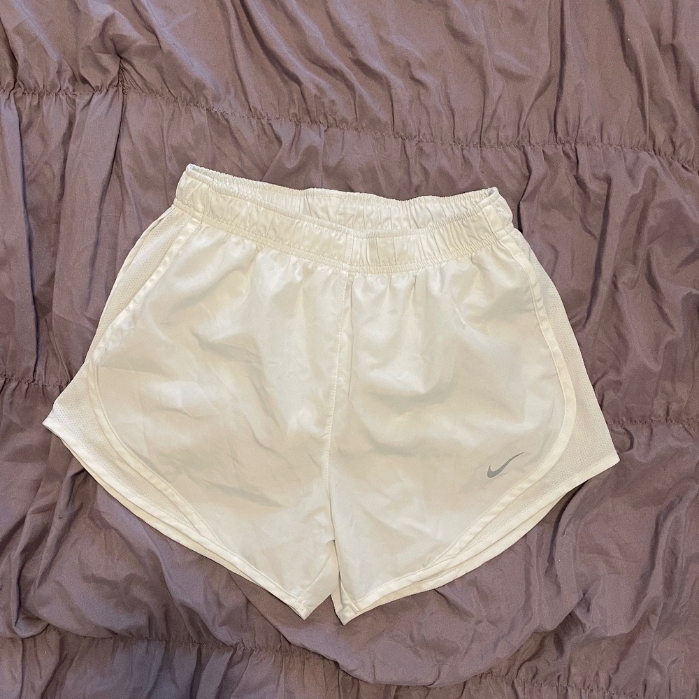 Women’s Nike Tempo Shorts Size Small
